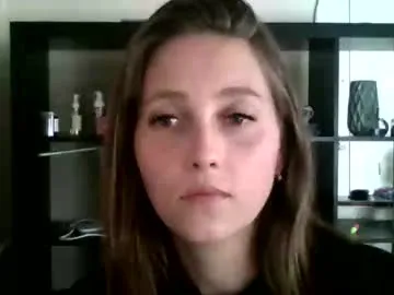 lunafeather – webcam model profile photo