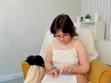 nina_lunaa – webcam model profile photo