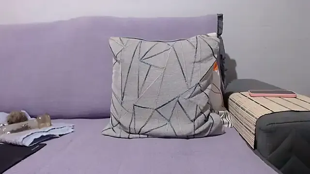 bustycarly – webcam model profile photo