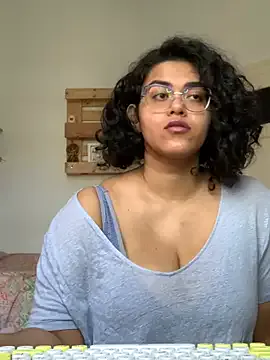Curvydesifromgermany – webcam model profile photo