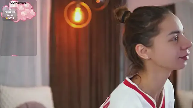 FlirtyFawn – webcam model profile photo