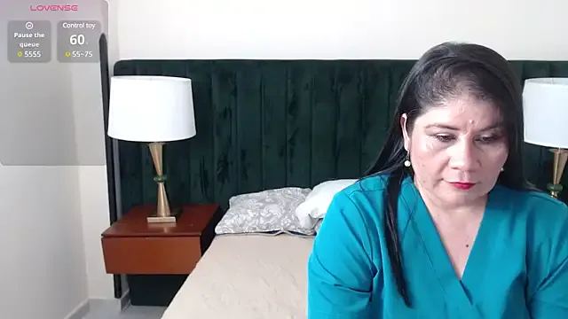 kiraGeiner – webcam model profile photo