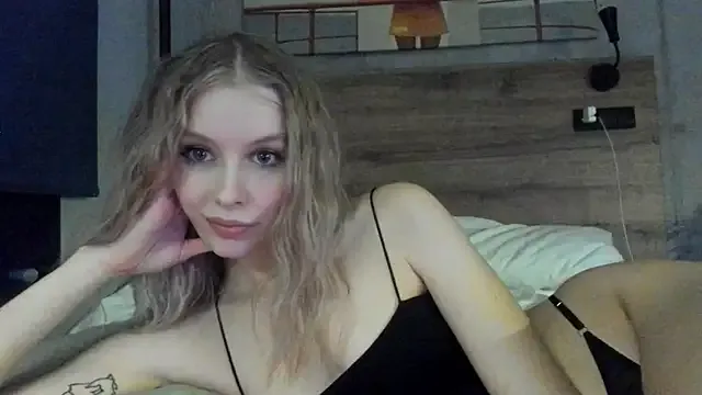 MiaDavis21 – webcam model profile photo